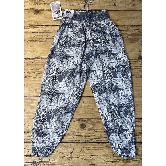 Rewatch Brand Womens Size XS Leaf Print Beachwear Cropped Ruched Joggers NWT - Picture 4 of 12